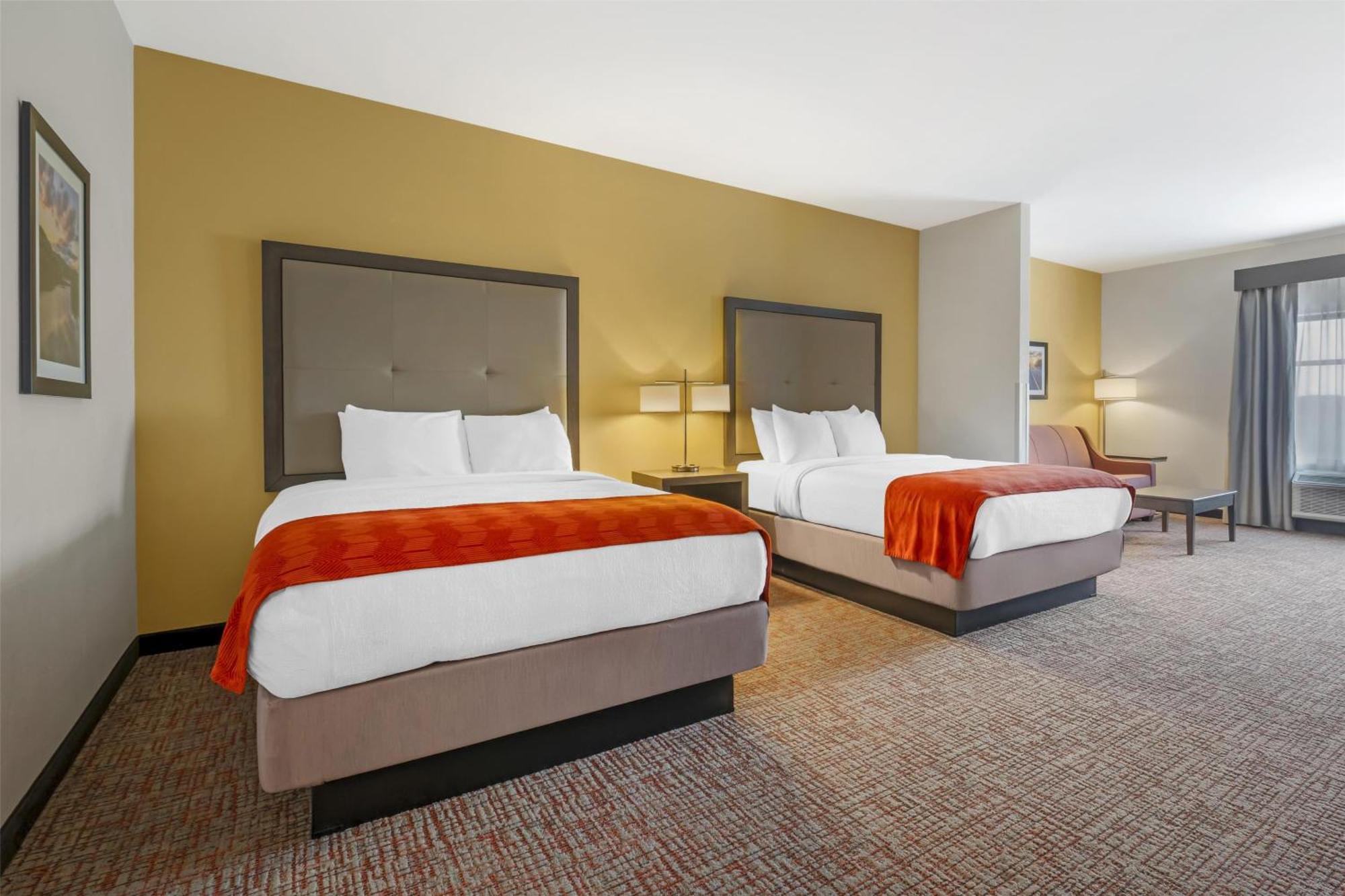 Western & 3* Elizabethtown