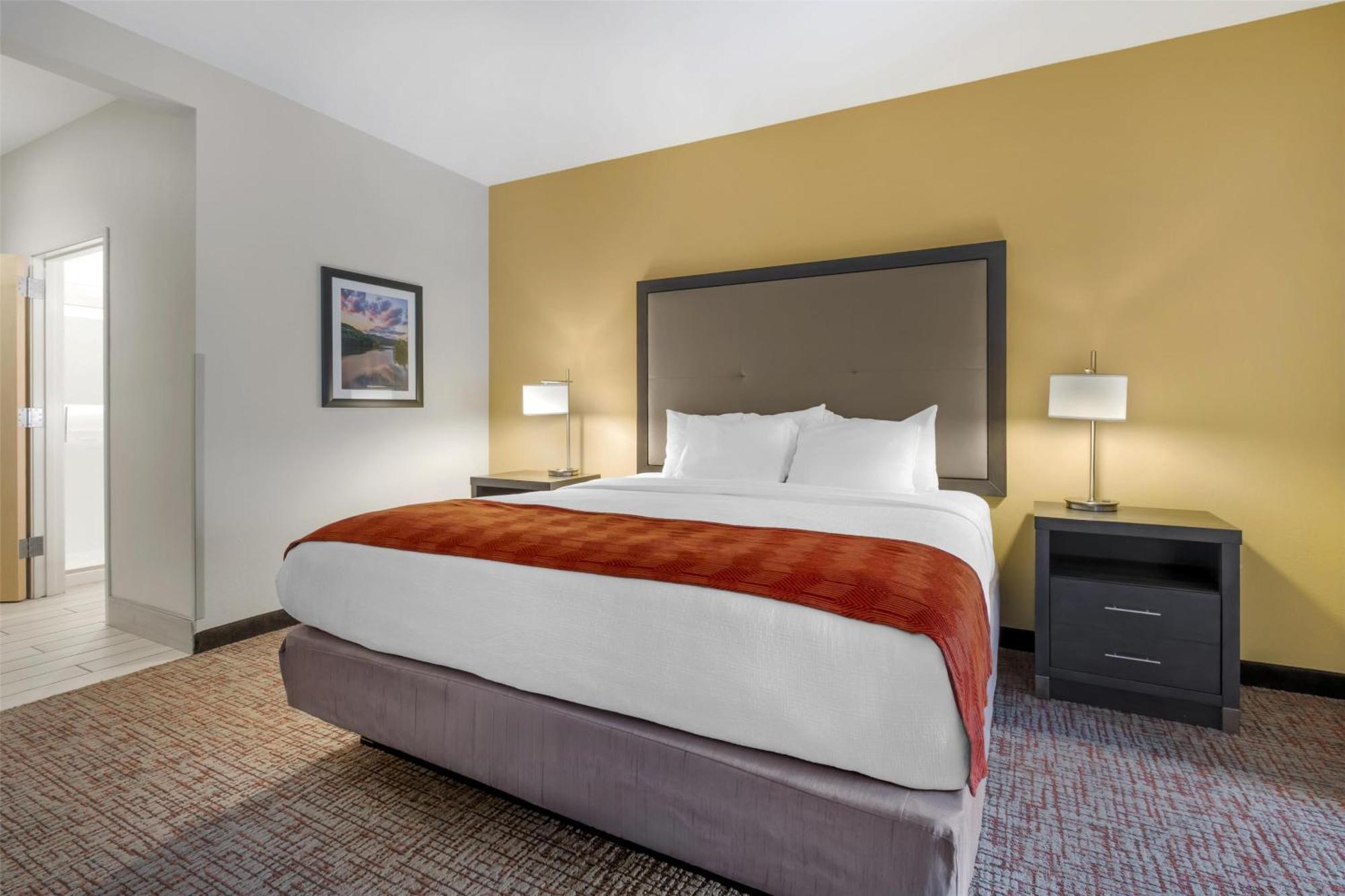 Western & 3* Elizabethtown