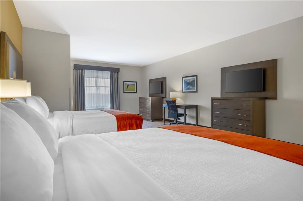 Western & Hotel 3*